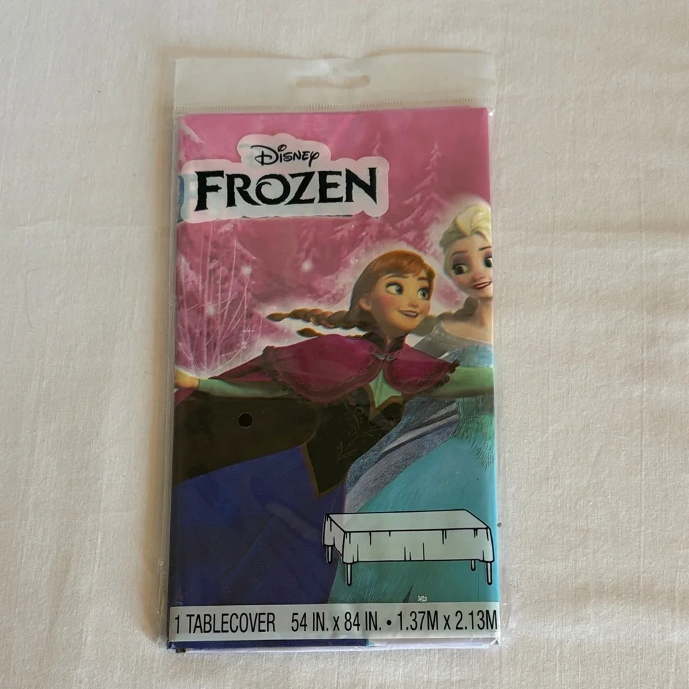 Disney Frozen Tableware Set Napkins/Tablecloths -  Lot of 4.